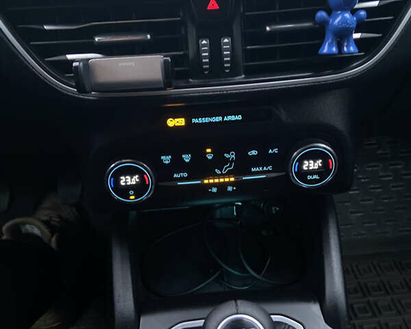 Серый Форд Фокус, объемом двигателя 1.5 л и пробегом 206 тыс. км за 12500 $, фото 34 на Automoto.ua