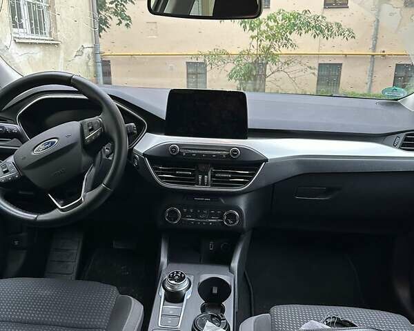 Серый Форд Фокус, объемом двигателя 1.5 л и пробегом 192 тыс. км за 14800 $, фото 1 на Automoto.ua