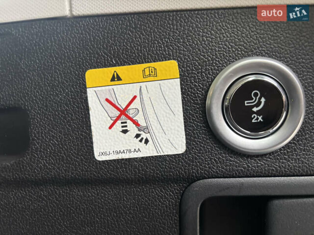 Сірий Форд Фокус, об'ємом двигуна 1 л та пробігом 190 тис. км за 9000 $, фото 31 на Automoto.ua