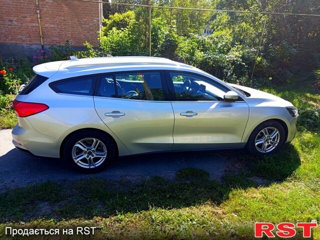 Серый Форд Фокус, объемом двигателя 1.5 л и пробегом 214 тыс. км за 13600 $, фото 3 на Automoto.ua