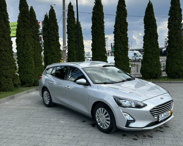 Серый Форд Фокус, объемом двигателя 1.5 л и пробегом 170 тыс. км за 12800 $, фото 5 на Automoto.ua