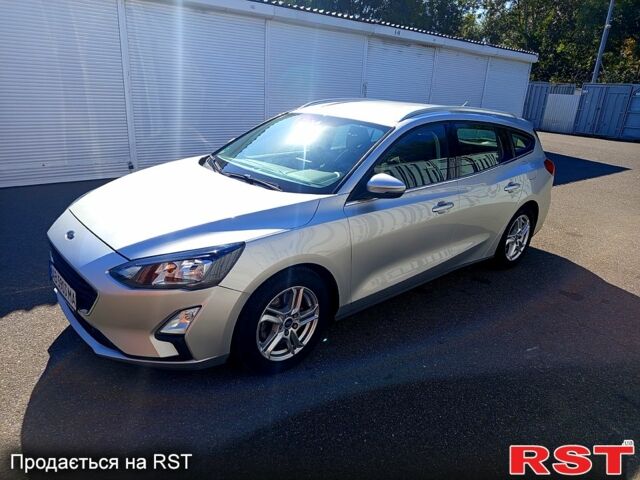 Серый Форд Фокус, объемом двигателя 1.5 л и пробегом 214 тыс. км за 13600 $, фото 4 на Automoto.ua