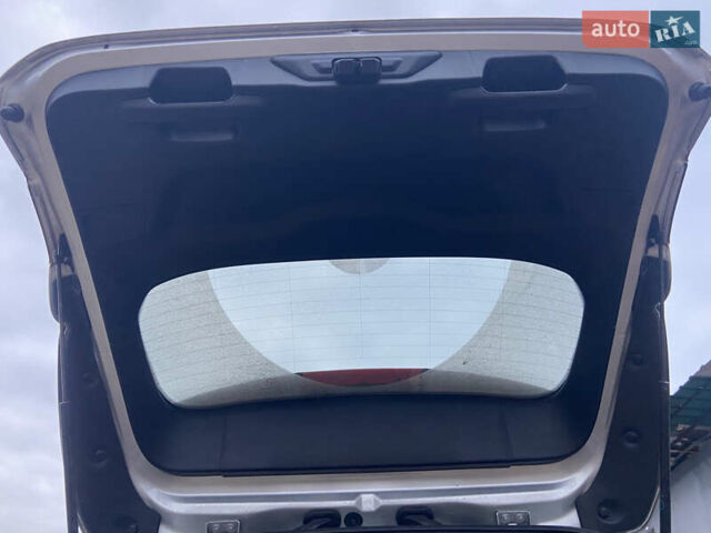 Серый Форд Фокус, объемом двигателя 1.5 л и пробегом 206 тыс. км за 12500 $, фото 11 на Automoto.ua