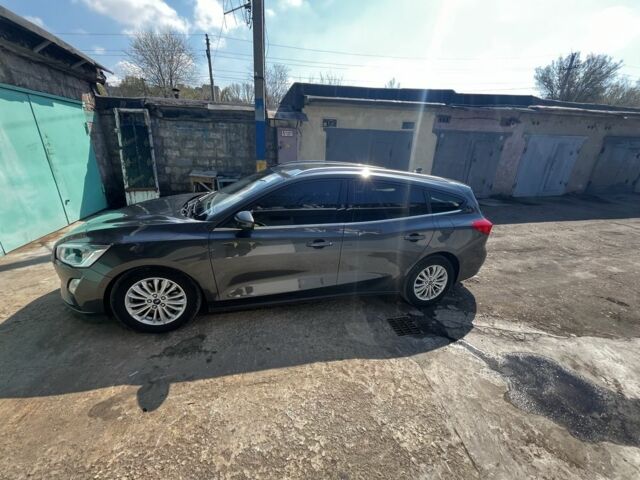 Серый Форд Фокус, объемом двигателя 2 л и пробегом 207 тыс. км за 15000 $, фото 1 на Automoto.ua