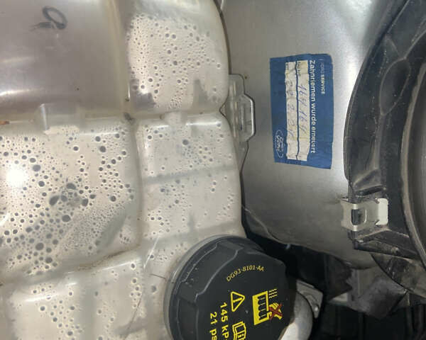 Серый Форд Фокус, объемом двигателя 1.5 л и пробегом 206 тыс. км за 12500 $, фото 44 на Automoto.ua