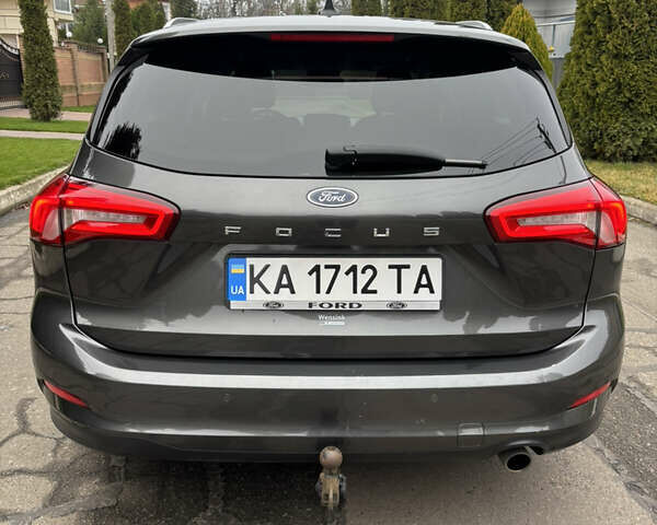 Сірий Форд Фокус, об'ємом двигуна 1 л та пробігом 190 тис. км за 9000 $, фото 6 на Automoto.ua