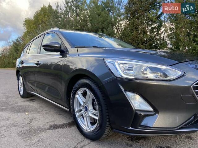 Серый Форд Фокус, объемом двигателя 1.5 л и пробегом 193 тыс. км за 12700 $, фото 9 на Automoto.ua