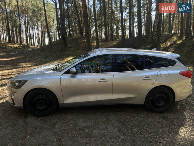 Серый Форд Фокус, объемом двигателя 1.5 л и пробегом 206 тыс. км за 12500 $, фото 2 на Automoto.ua