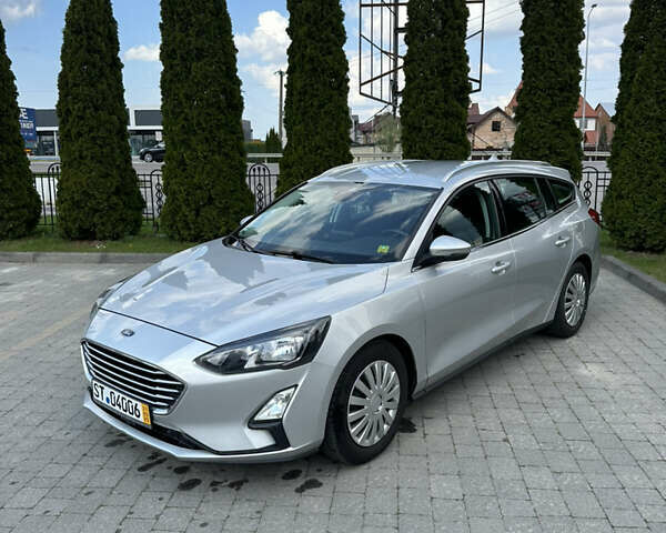 Серый Форд Фокус, объемом двигателя 1.5 л и пробегом 170 тыс. км за 12800 $, фото 4 на Automoto.ua