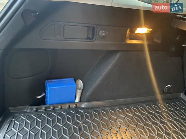 Серый Форд Фокус, объемом двигателя 1.5 л и пробегом 206 тыс. км за 12500 $, фото 12 на Automoto.ua