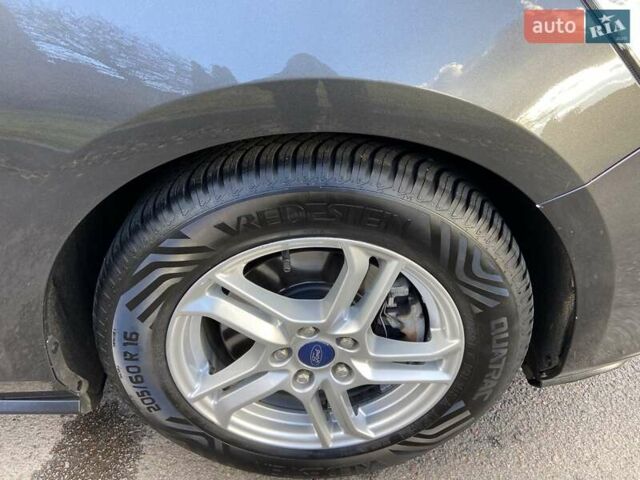 Серый Форд Фокус, объемом двигателя 1.5 л и пробегом 193 тыс. км за 12700 $, фото 12 на Automoto.ua