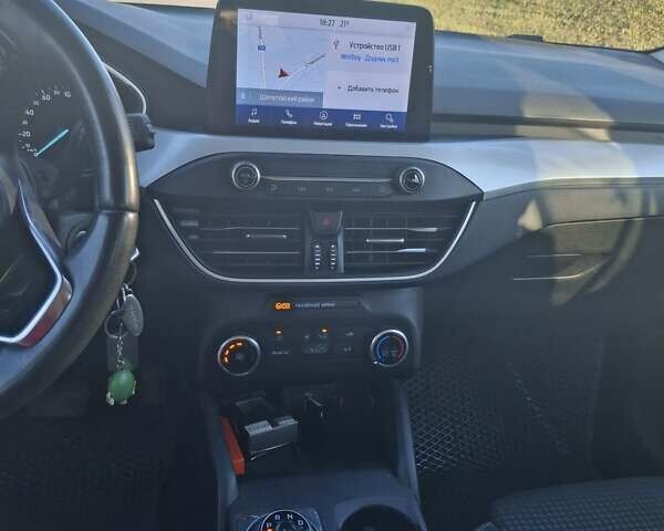 Сірий Форд Фокус, об'ємом двигуна 1.5 л та пробігом 180 тис. км за 13600 $, фото 3 на Automoto.ua