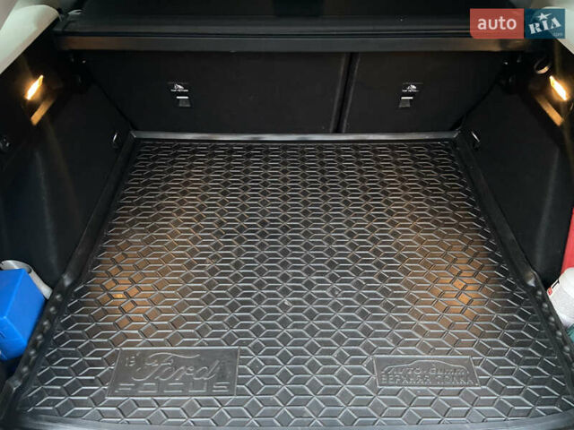 Серый Форд Фокус, объемом двигателя 1.5 л и пробегом 206 тыс. км за 12500 $, фото 10 на Automoto.ua