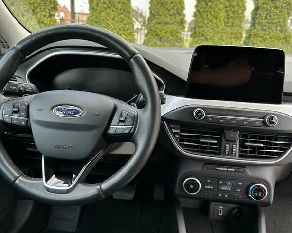 Серый Форд Фокус, объемом двигателя 1.5 л и пробегом 170 тыс. км за 12800 $, фото 17 на Automoto.ua