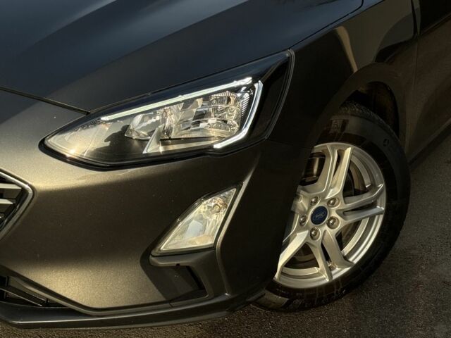 Серый Форд Фокус, объемом двигателя 1.5 л и пробегом 110 тыс. км за 14300 $, фото 2 на Automoto.ua