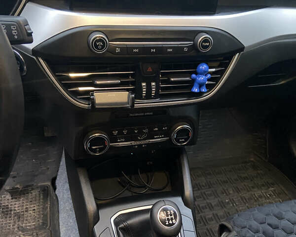 Серый Форд Фокус, объемом двигателя 1.5 л и пробегом 206 тыс. км за 12500 $, фото 21 на Automoto.ua