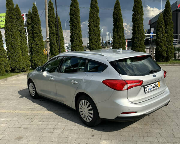 Серый Форд Фокус, объемом двигателя 1.5 л и пробегом 170 тыс. км за 12800 $, фото 6 на Automoto.ua