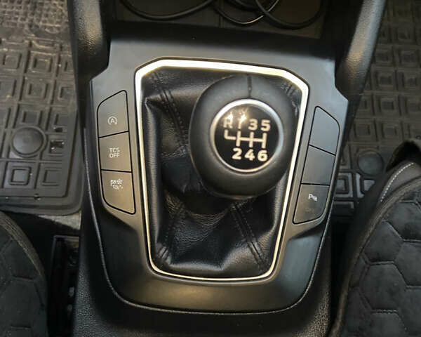 Серый Форд Фокус, объемом двигателя 1.5 л и пробегом 206 тыс. км за 12500 $, фото 22 на Automoto.ua