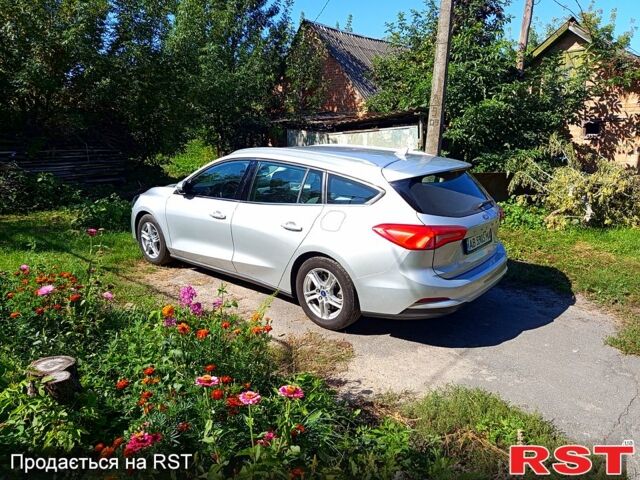 Серый Форд Фокус, объемом двигателя 1.5 л и пробегом 214 тыс. км за 13600 $, фото 2 на Automoto.ua