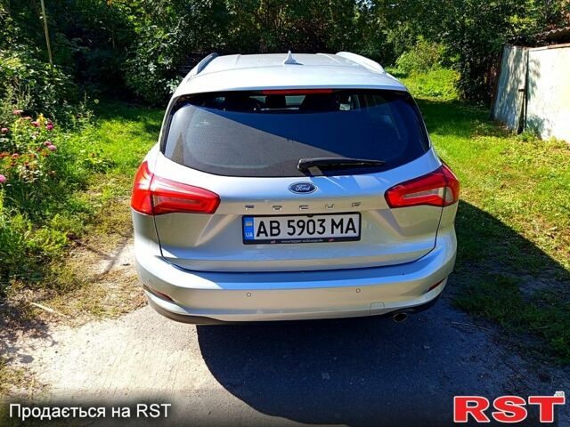 Серый Форд Фокус, объемом двигателя 1.5 л и пробегом 214 тыс. км за 13600 $, фото 1 на Automoto.ua