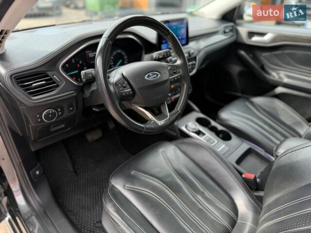 Сірий Форд Фокус, об'ємом двигуна 2 л та пробігом 237 тис. км за 16250 $, фото 29 на Automoto.ua