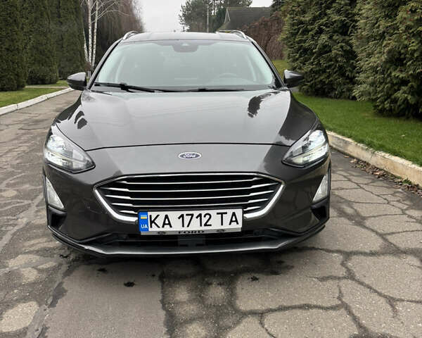 Сірий Форд Фокус, об'ємом двигуна 1 л та пробігом 190 тис. км за 9000 $, фото 1 на Automoto.ua