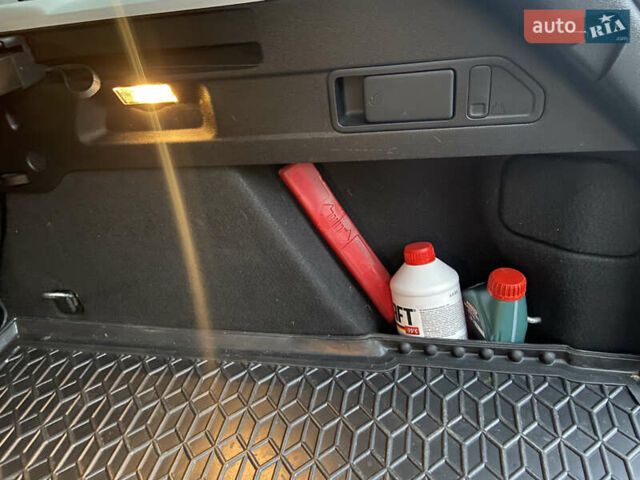 Серый Форд Фокус, объемом двигателя 1.5 л и пробегом 206 тыс. км за 12500 $, фото 13 на Automoto.ua