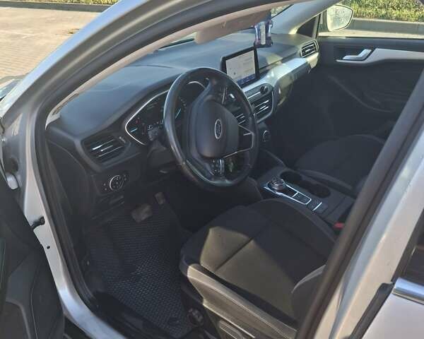 Сірий Форд Фокус, об'ємом двигуна 1.5 л та пробігом 180 тис. км за 13600 $, фото 6 на Automoto.ua