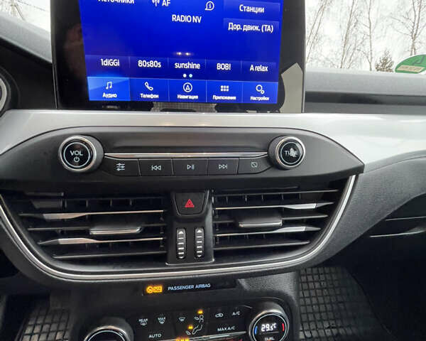 Серый Форд Фокус, объемом двигателя 1.5 л и пробегом 201 тыс. км за 13500 $, фото 11 на Automoto.ua