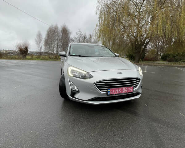 Серый Форд Фокус, объемом двигателя 1.5 л и пробегом 201 тыс. км за 13500 $, фото 1 на Automoto.ua