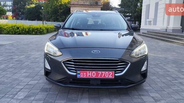 Серый Форд Фокус, объемом двигателя 2 л и пробегом 235 тыс. км за 13499 $, фото 1 на Automoto.ua