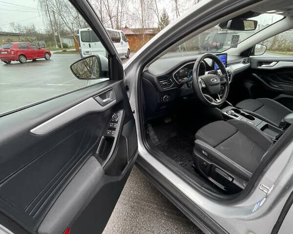 Серый Форд Фокус, объемом двигателя 1.5 л и пробегом 201 тыс. км за 13500 $, фото 7 на Automoto.ua