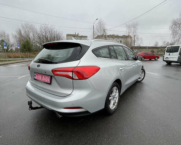 Серый Форд Фокус, объемом двигателя 1.5 л и пробегом 201 тыс. км за 13500 $, фото 5 на Automoto.ua