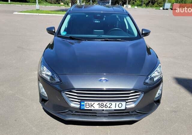 Серый Форд Фокус, объемом двигателя 2 л и пробегом 193 тыс. км за 18000 $, фото 2 на Automoto.ua