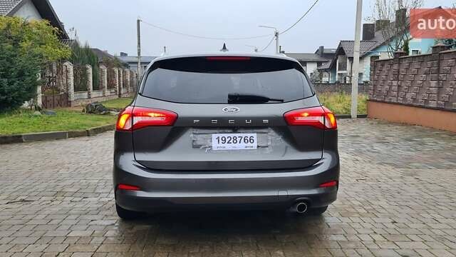 Сірий Форд Фокус, об'ємом двигуна 1.5 л та пробігом 145 тис. км за 14500 $, фото 5 на Automoto.ua