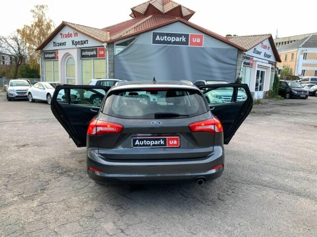 Сірий Форд Фокус, об'ємом двигуна 1.5 л та пробігом 137 тис. км за 15990 $, фото 14 на Automoto.ua