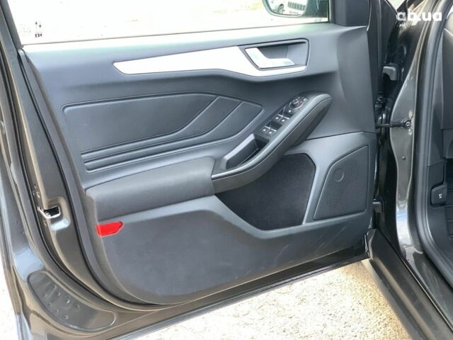 Сірий Форд Фокус, об'ємом двигуна 1.5 л та пробігом 137 тис. км за 15990 $, фото 17 на Automoto.ua