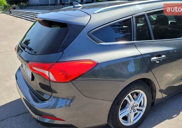 Серый Форд Фокус, объемом двигателя 2 л и пробегом 193 тыс. км за 18000 $, фото 5 на Automoto.ua