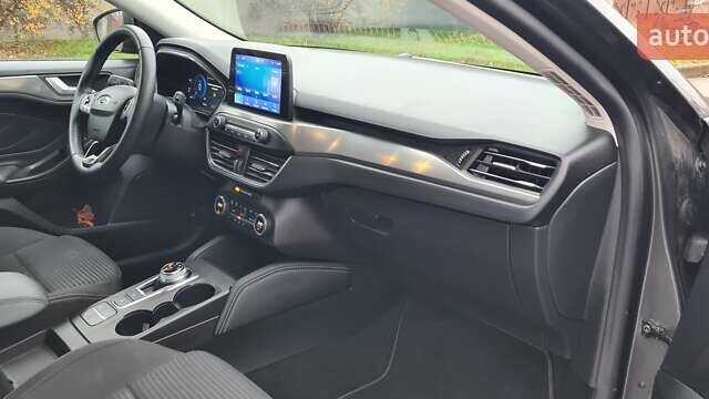 Сірий Форд Фокус, об'ємом двигуна 1.5 л та пробігом 145 тис. км за 14500 $, фото 15 на Automoto.ua