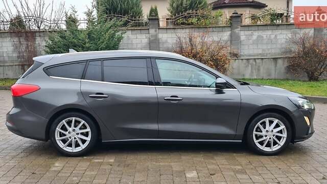 Сірий Форд Фокус, об'ємом двигуна 1.5 л та пробігом 145 тис. км за 14500 $, фото 3 на Automoto.ua