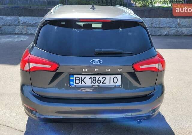 Серый Форд Фокус, объемом двигателя 2 л и пробегом 193 тыс. км за 18000 $, фото 6 на Automoto.ua