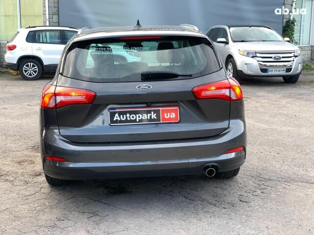 Сірий Форд Фокус, об'ємом двигуна 1.5 л та пробігом 137 тис. км за 15990 $, фото 5 на Automoto.ua