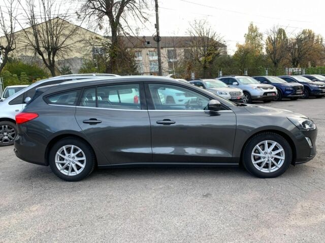 Сірий Форд Фокус, об'ємом двигуна 1.5 л та пробігом 137 тис. км за 15990 $, фото 3 на Automoto.ua