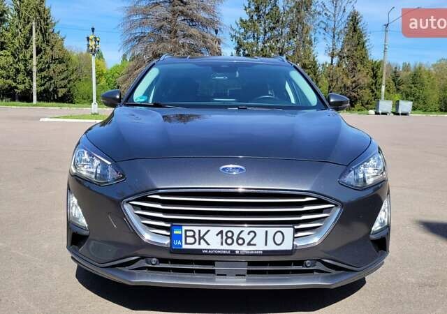 Серый Форд Фокус, объемом двигателя 2 л и пробегом 193 тыс. км за 18000 $, фото 1 на Automoto.ua