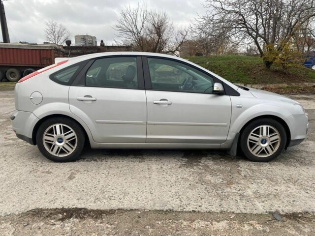 Серый Форд Фокус, объемом двигателя 1.8 л и пробегом 211 тыс. км за 4750 $, фото 4 на Automoto.ua