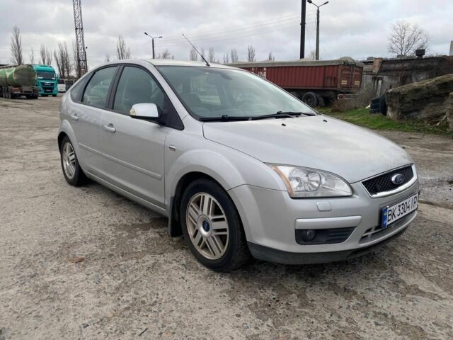 Серый Форд Фокус, объемом двигателя 1.8 л и пробегом 211 тыс. км за 4750 $, фото 3 на Automoto.ua
