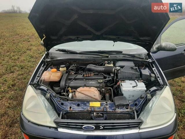Синій Форд Фокус, об'ємом двигуна 1.6 л та пробігом 390 тис. км за 1100 $, фото 1 на Automoto.ua