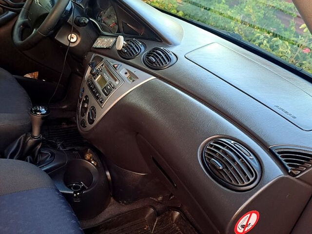 Синій Форд Фокус, об'ємом двигуна 1.6 л та пробігом 255 тис. км за 3100 $, фото 4 на Automoto.ua