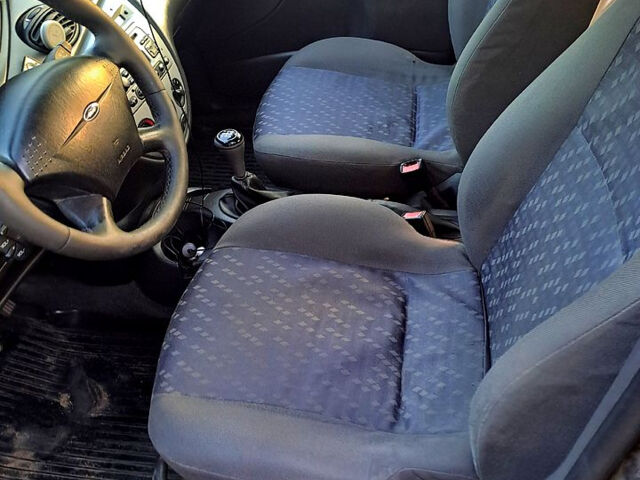 Синій Форд Фокус, об'ємом двигуна 1.6 л та пробігом 255 тис. км за 3100 $, фото 7 на Automoto.ua