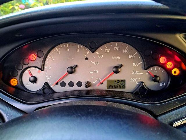 Синій Форд Фокус, об'ємом двигуна 1.6 л та пробігом 255 тис. км за 3100 $, фото 5 на Automoto.ua